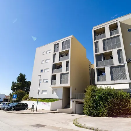 Alfa Apartment *